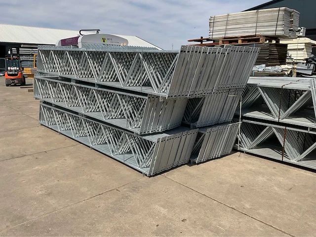 Tralie spant (12 mtr) (3x) - afbeelding 1 van  15
