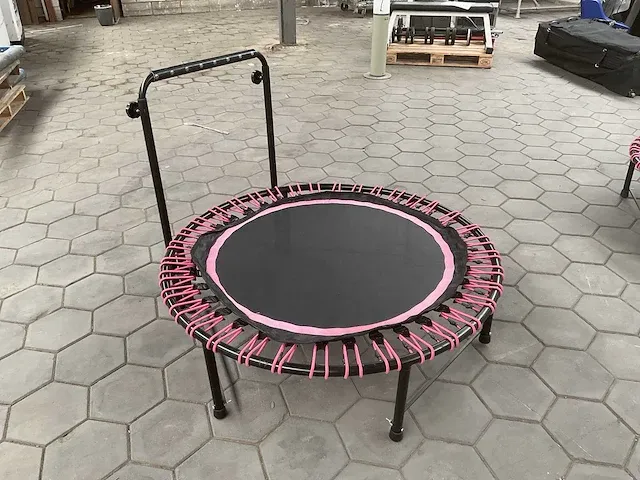 Trampoline - afbeelding 1 van  3