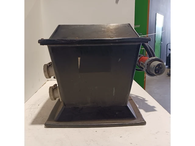 Transformatorkast, 400v/110v - afbeelding 9 van  9