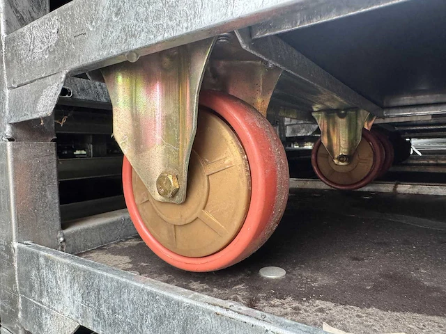Transport kar (235x) met bled (848x) - afbeelding 8 van  12