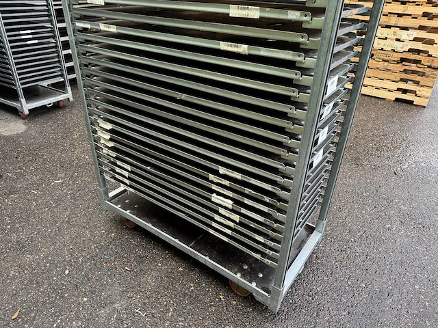 Transport kar (235x) met bled (848x) - afbeelding 9 van  12