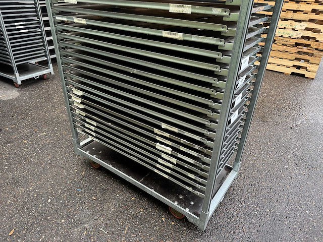 Transport kar (235x) met bled (848x) - afbeelding 12 van  12