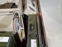 Transportkar, metalen koffers en deken - afbeelding 4 van  7