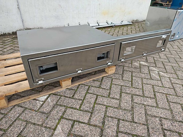 Transportkist onderbouw vrachtwagen - afbeelding 1 van  11