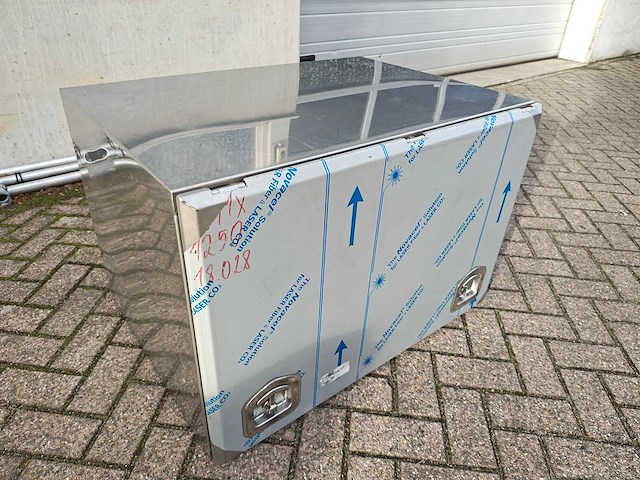 Transportkist onderbouw vrachtwagen - afbeelding 1 van  11