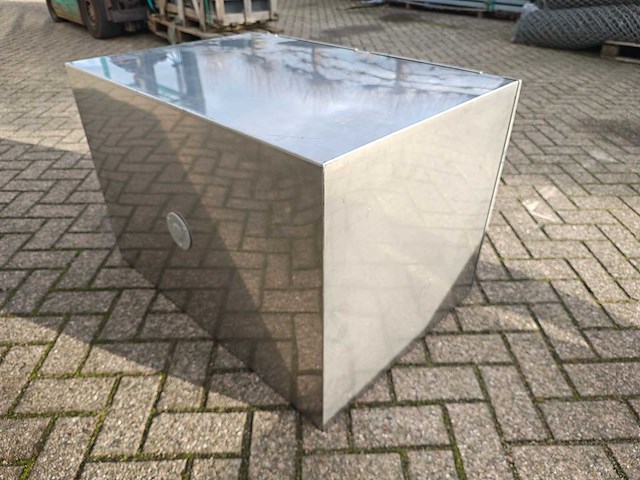 Transportkist onderbouw vrachtwagen - afbeelding 5 van  11