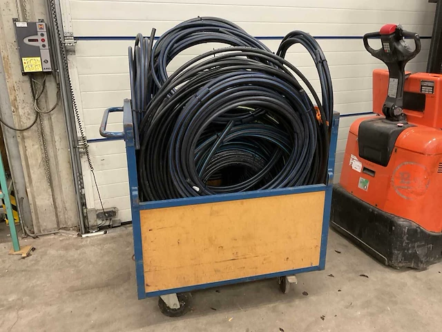 Transportwagen met deksel (incl. inhoud) - afbeelding 1 van  3