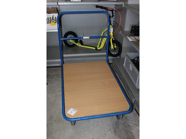 Transportwagen / plateauwagen met afmeting 100 x 65 cm. - afbeelding 2 van  2