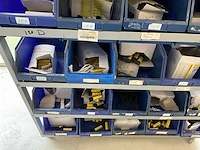 Transportwagen v.v. assortimentsbakjes en schoenveters - afbeelding 6 van  9