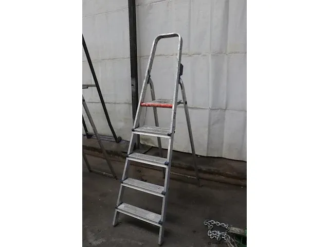 Trap - 160x33x90 cm - afbeelding 1 van  1