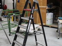 Trap altrex met 5 treden en bordes. - afbeelding 2 van  2