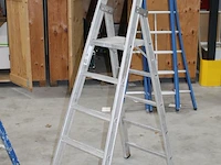 Trap lsc met 4 treden en bordes. - afbeelding 2 van  2