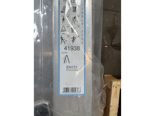 Trap met gefelste sporten en verlengbare bomen 2 x 8 sporten zarges, varioflex b 41938 - afbeelding 4 van  4
