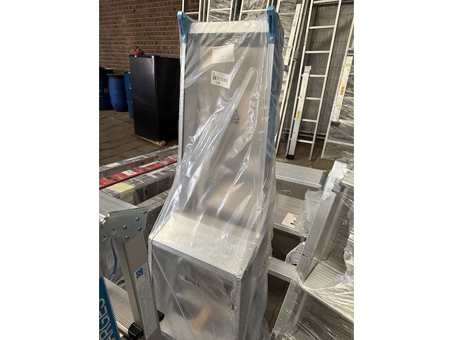 Trap met veiligheidsplatform 1 x 3 treden zarges, seventec s 40333 - afbeelding 2 van  2