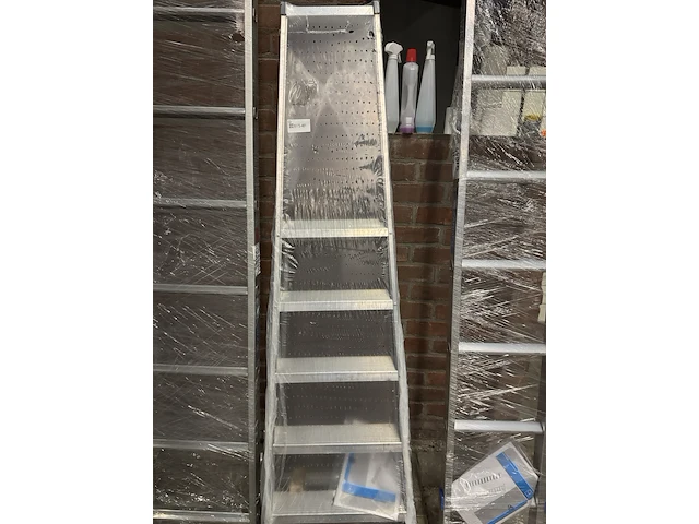 Trap met veiligheidsplatform 1 x 5 trede zarges, seventec s 40335 - afbeelding 2 van  6