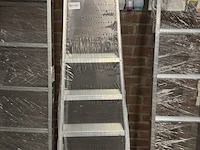 Trap met veiligheidsplatform 1 x 5 trede zarges, seventec s 40335 - afbeelding 2 van  6