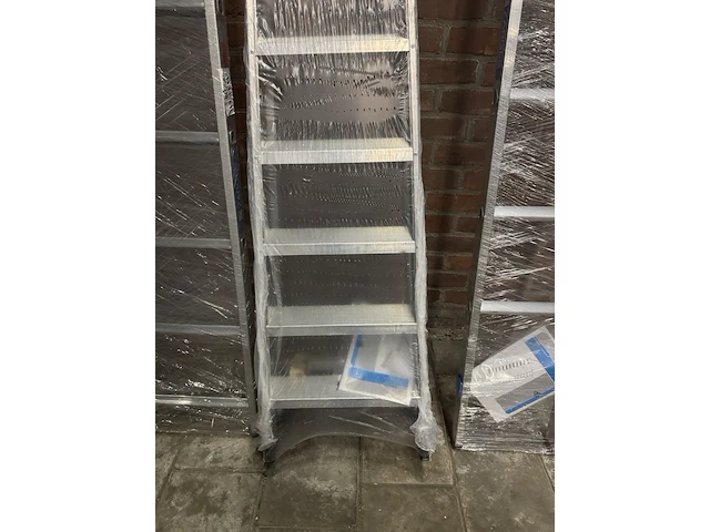 Trap met veiligheidsplatform 1 x 5 trede zarges, seventec s 40335 - afbeelding 3 van  6