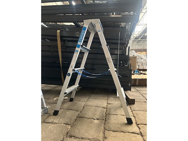 Trap met veiligheidsplatform 2x4 treden zarges, xlstep b 41264 - afbeelding 2 van  4