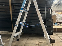 Trap met veiligheidsplatform 2x4 treden zarges, xlstep b 41264 - afbeelding 2 van  4