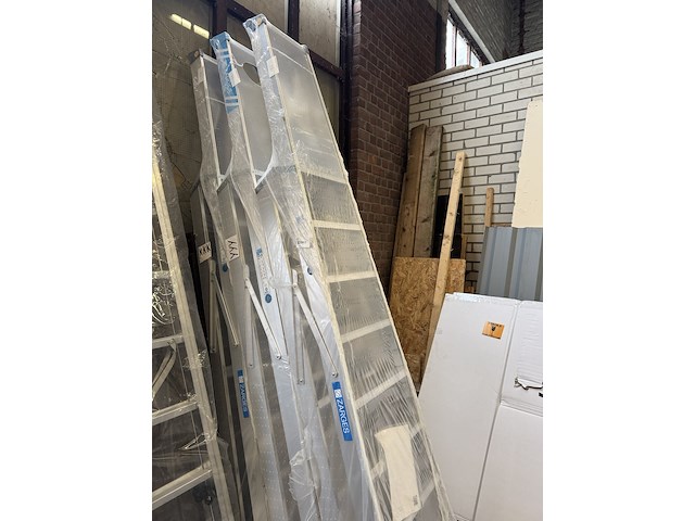 Trap met veiligheidsplatform 8 treden zarges, seventec s 40338 - afbeelding 2 van  4