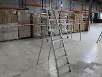 Trap met vier treden en bordes. - afbeelding 1 van  2