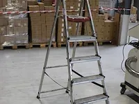 Trap met vijf treden en bordes altrex. - afbeelding 2 van  2