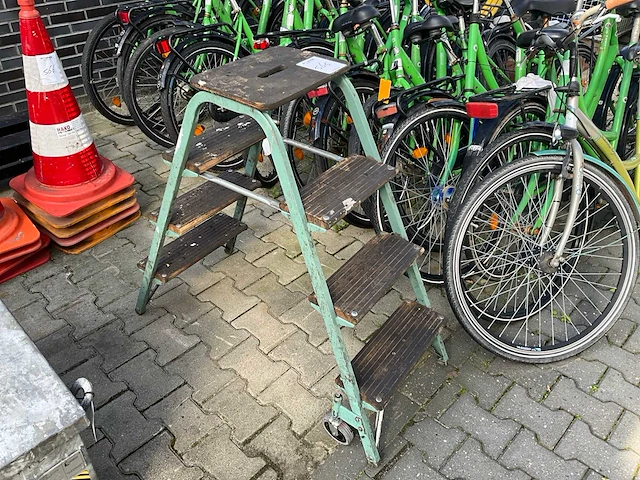 Trap - afbeelding 2 van  2