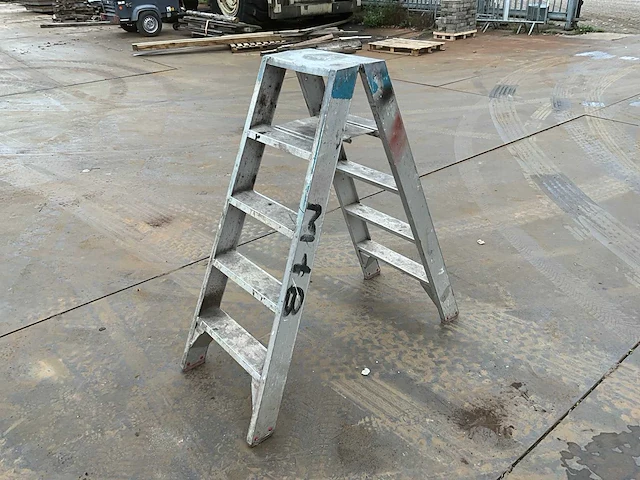 Trap - afbeelding 1 van  5