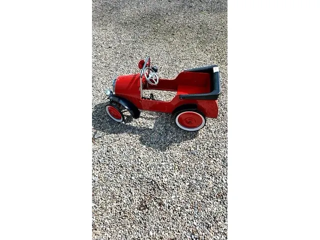 Trapauto rood, bouwjaar 2010 - afbeelding 1 van  7