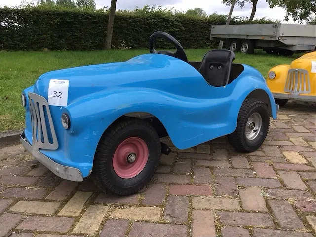 Trapauto vintage speelgoed - afbeelding 1 van  9