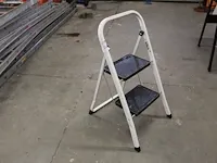 Trapje met 2 treden Trapje met 2 treden