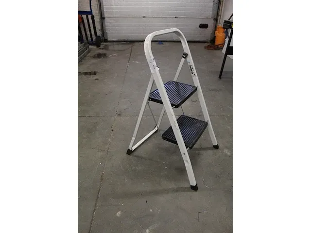 Trapje met 2 treden - afbeelding 2 van  2