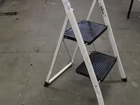 Trapje met 2 treden - afbeelding 2 van  2