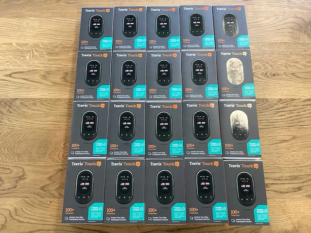 Travis - touch go - +100 talen - translator (20x) - afbeelding 8 van  9