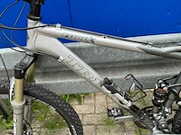 Trek fuel x mountainbike - afbeelding 6 van  10