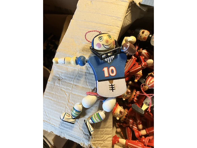 Trekpoppen, minimaal 45 stuks zijn al wat ouder kwaliteit trekkoord niet bekend. - afbeelding 8 van  11