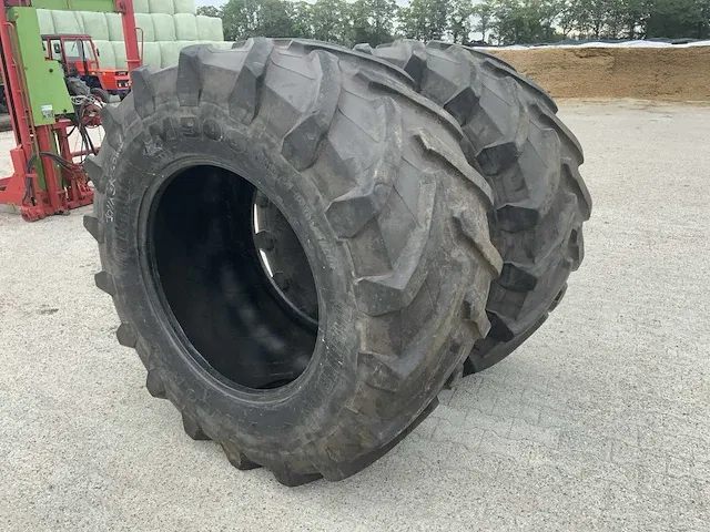 Trelleborg 710/60 r34 tm900 tractor banden (2x) - afbeelding 2 van  4