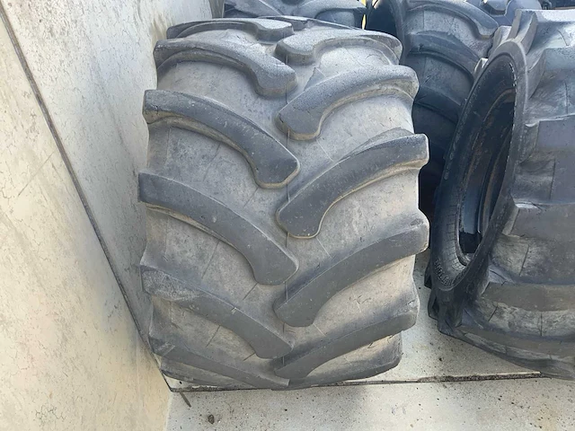 Trelleborg banden op velgen set 650/45 r22.5 imp - afbeelding 5 van  12