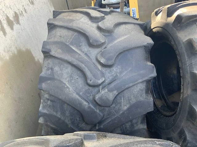 Trelleborg banden op velgen set 650/45 r22.5 imp - afbeelding 8 van  12