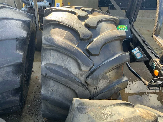 Trelleborg banden op velgen set 650/45 r22.5 imp - afbeelding 9 van  12