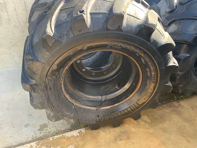 Trelleborg banden op velgen set 650/45 r22.5 imp - afbeelding 12 van  12