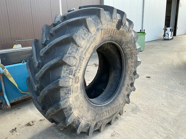 Trelleborg tm900 800/70r38 band, wiel en velg - afbeelding 2 van  7