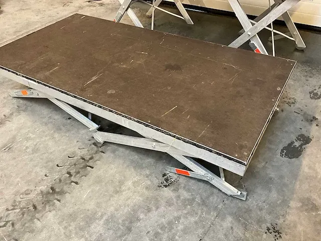 Trenomat - podiumdeel met schaarpoten (200x100 cm) (2x) - afbeelding 3 van  7