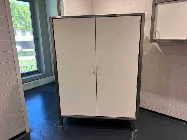 Trespa keukenkast - afbeelding 1 van  3