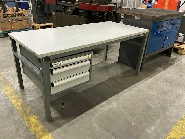 Treston bureau - afbeelding 1 van  4