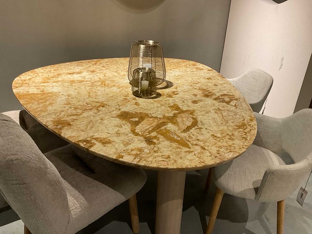 Triangle eetkamertafel - afbeelding 6 van  12