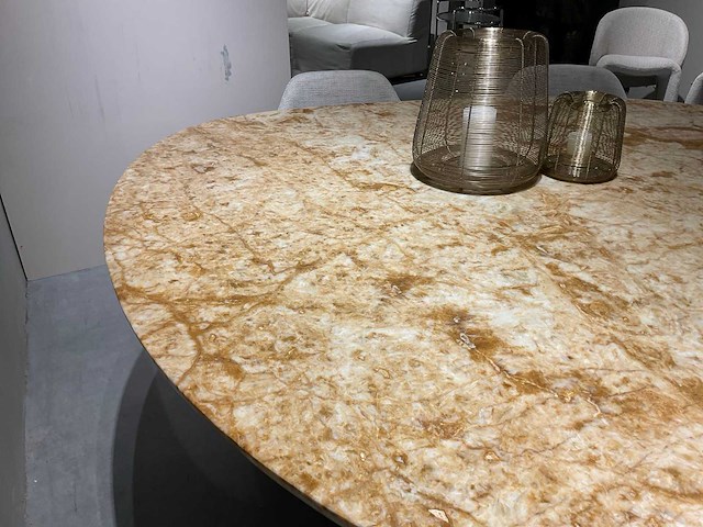 Triangle eetkamertafel - afbeelding 10 van  12