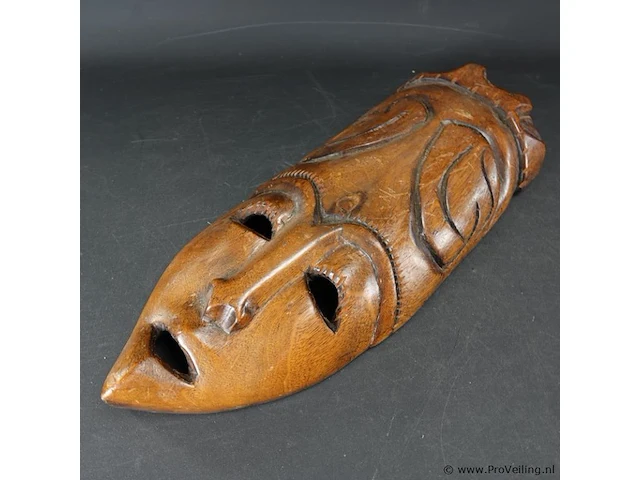 Tribaal in hout gesneden masker - afbeelding 2 van  5