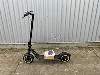 Trident e10 pro suburb leisure elektrische step - afbeelding 1 van  11