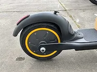 Trident e10 pro suburb leisure elektrische step - afbeelding 10 van  11